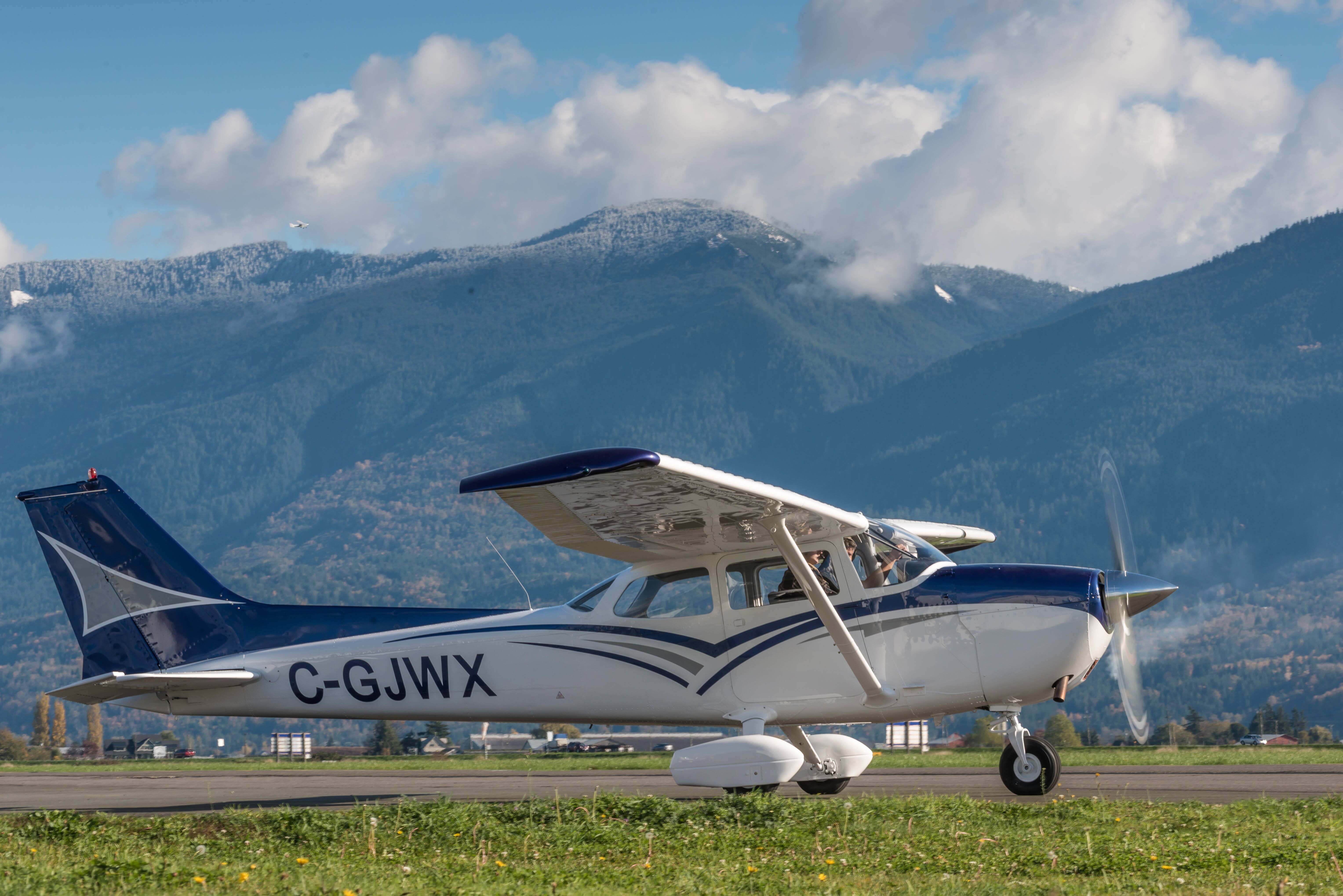 Cessna 172M Nov 20152649 Upper Valley Aviation